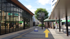草加駅東口スターバックス